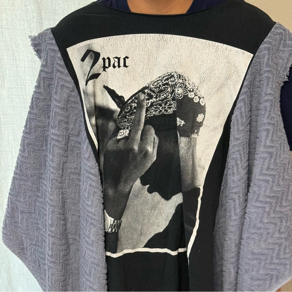 The Morgan factory Tupac poncho - Picture 2 of 10